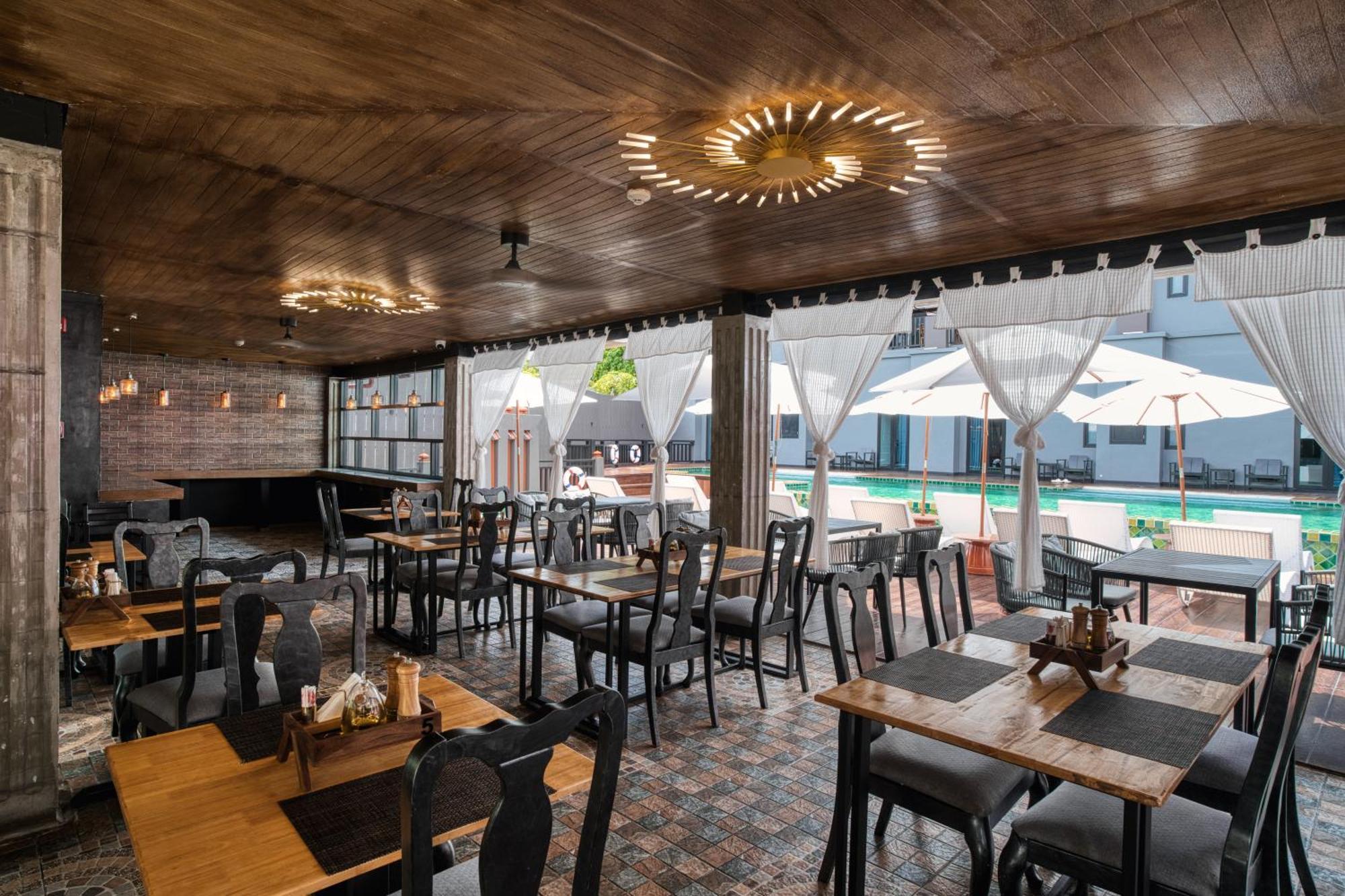 Tuana Hotels The Phulin Resort Karon Екстер'єр фото