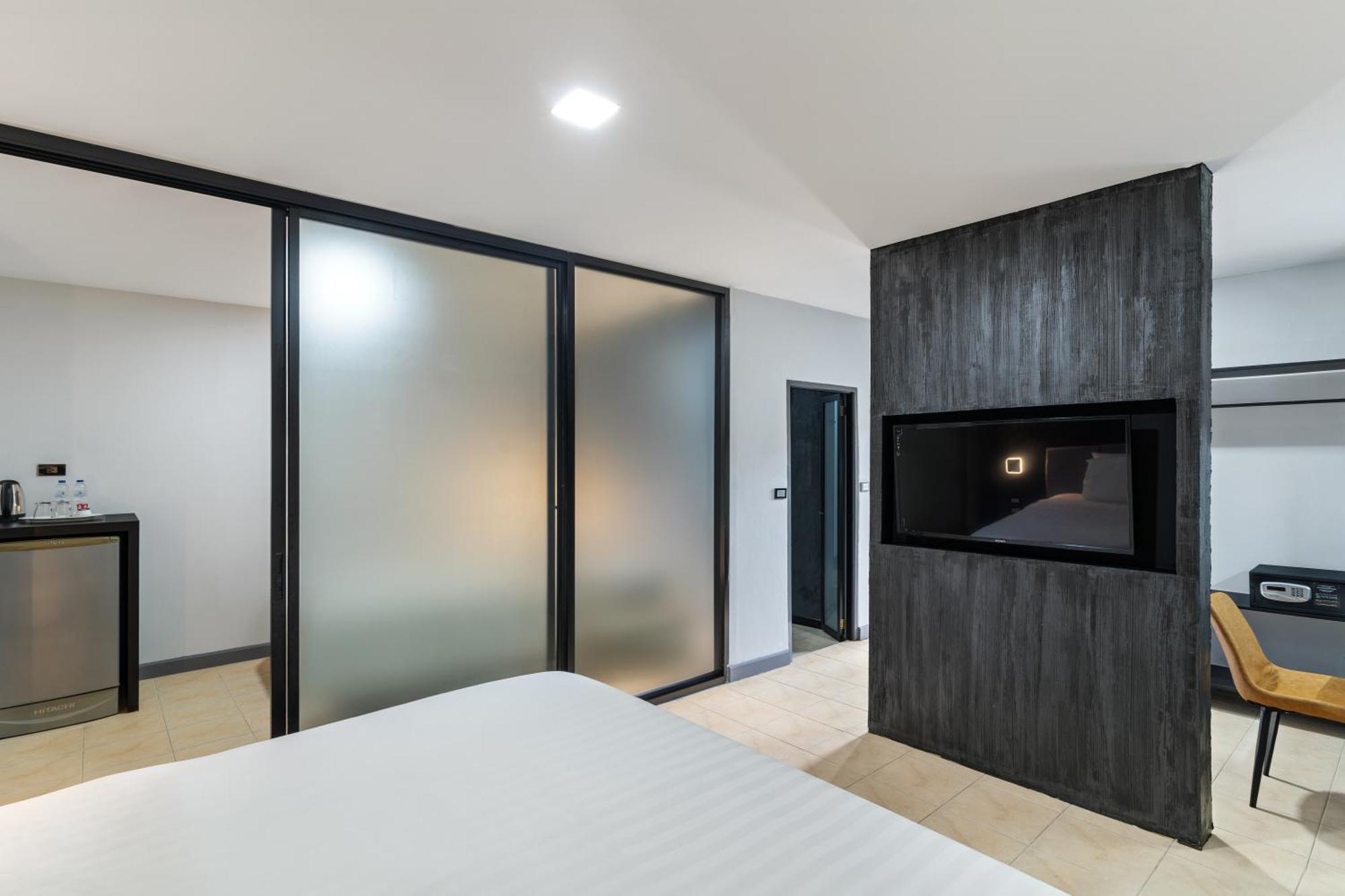 Tuana Hotels The Phulin Resort Karon Екстер'єр фото